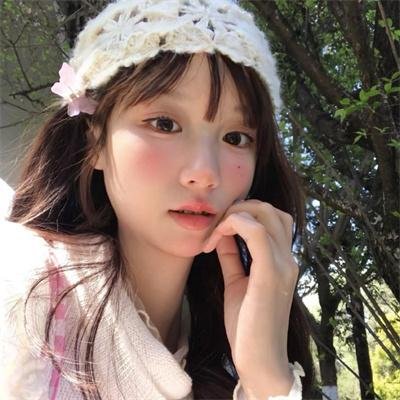 带子狼 在那双小手中
